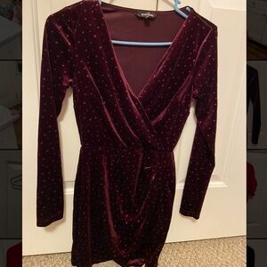 Women’s Burgundy Velvet V Neck Long Sleeve Mini Dress